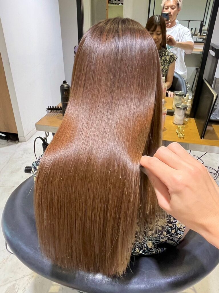 acala最高峰ストレートでつやつやになったロングヘア