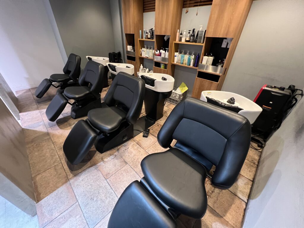 シャンプー台全台入れ替えました　ヘッドスパ　クイックスパ　フルフラット　タカラベルモント　エスポワール２